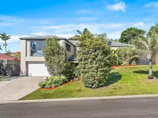 Deal! 4 BR 2 Suffolk Place, Mudgeeraba, QLD 4213