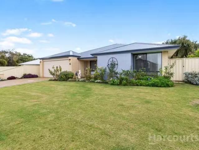 Unique 4 BR 2B Queen Parade, WANNANUP, WA 6210 House for Rent