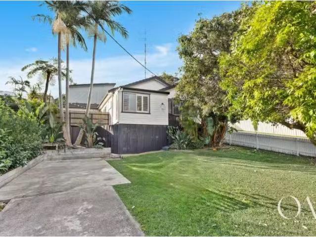 For Rent! 4 BR 30 William Street, Bulli House for rent Listed.