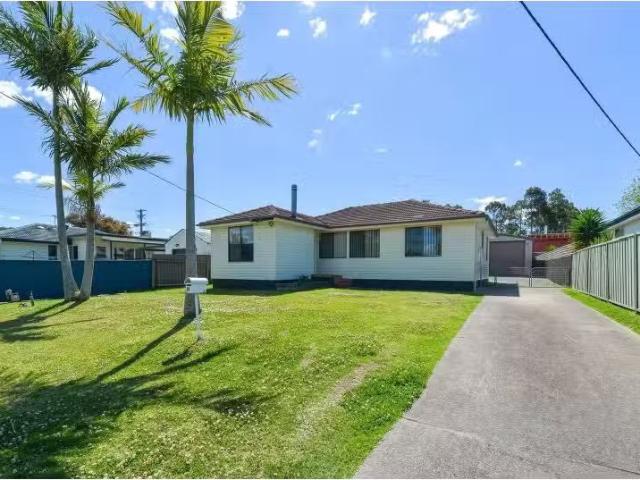 For Rent! 4 BR 31 Flame St, Gateshead House for rent Listed b.