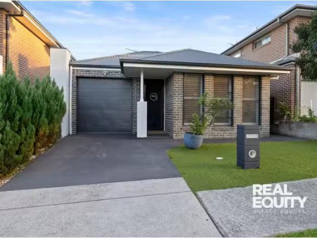 Nice 4 BR 31 Horizon Circuit, MOOREBANK House for rent Listed.