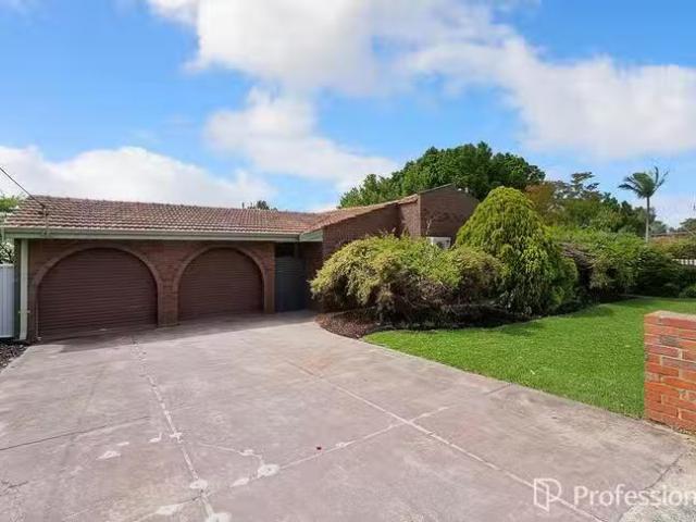 Just in! 4 BR 32 Redoubt Road, Willetton, WA 6155