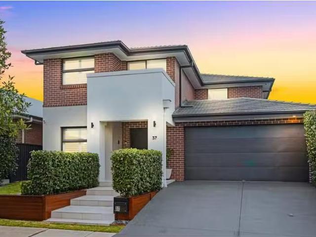 Rental! 4 BR 37 Honeymyrtle Avenue, Denham Court House for ren.