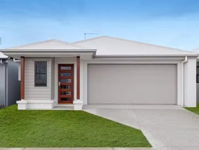 Charming 4 BR 35 Hotham Crescent, Banya, QLD 4551