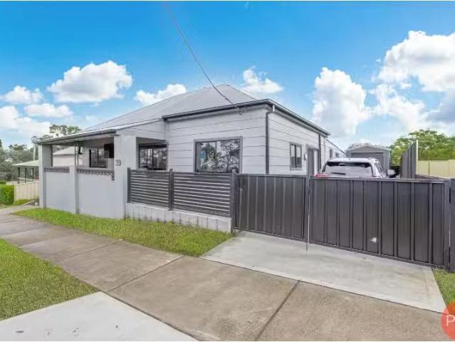 Rental! 4 BR 39 Cessnock Road, GILLIESTON HEIGHTS House for re.