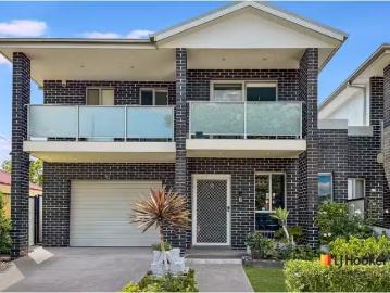 Just in! 4 BR 3 Mckevitte Avenue, East Hills House for rent L.