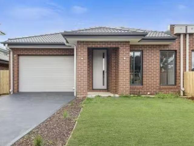 Charming 4 BR 3 Holme Road, Ferntree Gully, VIC 3156