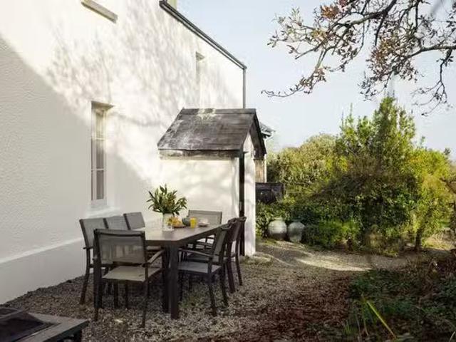 Cheap 4 BR RW4J+R8 Haverfordwest