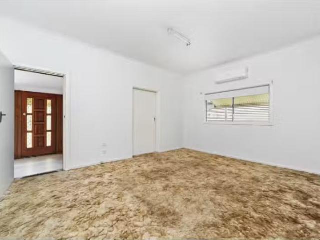Deal! 4 Bruce Rd, Fernhill House for rent Listed by Jordan Bo.