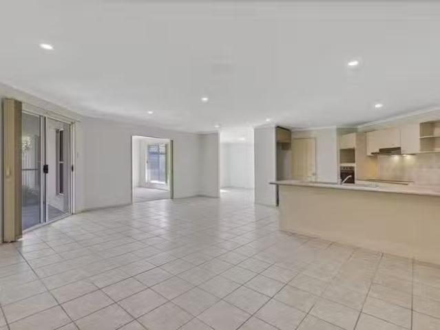 Cozy 4 Brunswick Place, Sippy Downs, QLD 4556