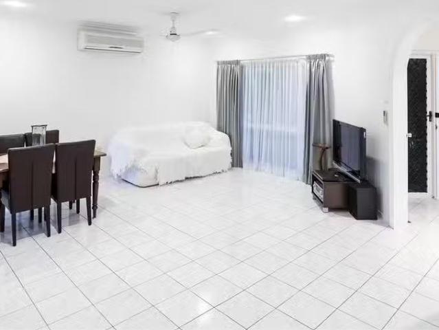 Unique /4 Cairnwell Street, Smithfield, QLD 4878