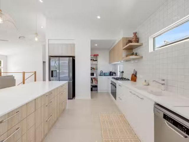 For Rent! 4 Drake Street, Golden Beach, QLD 4551