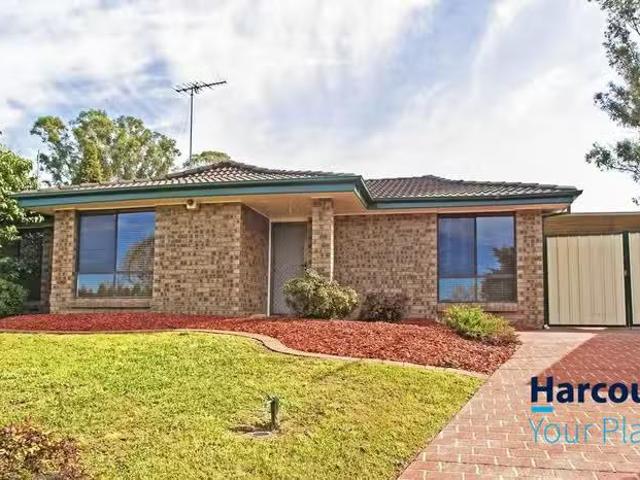 Nice 4 Hawk Place, ERSKINE PARK, NSW 2759 House for Rent