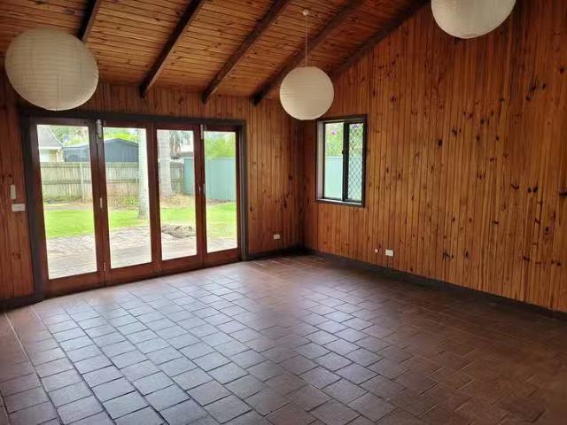 Deal! 4 Hill Street, Currimundi, QLD 4551