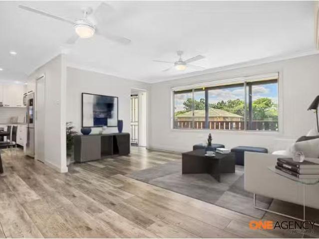 Nice 4 James Cook Ave, Singleton House for rent Listed by Jes.