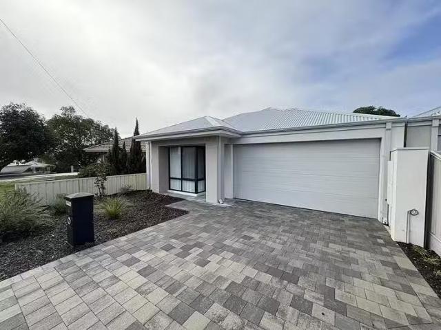 Unique 4 Juno Place, Coolbellup, WA 6163