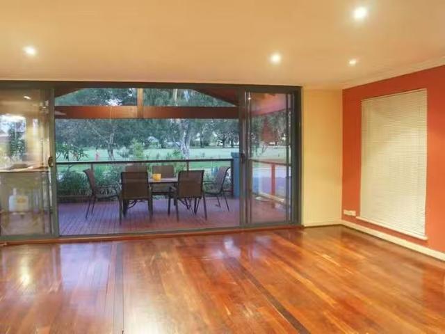 Deal! 4 Montes Square, Riverton, WA 6148