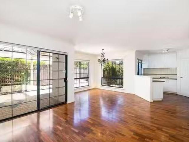 Deal! 4 Moorland Street, Scarborough, WA 6019