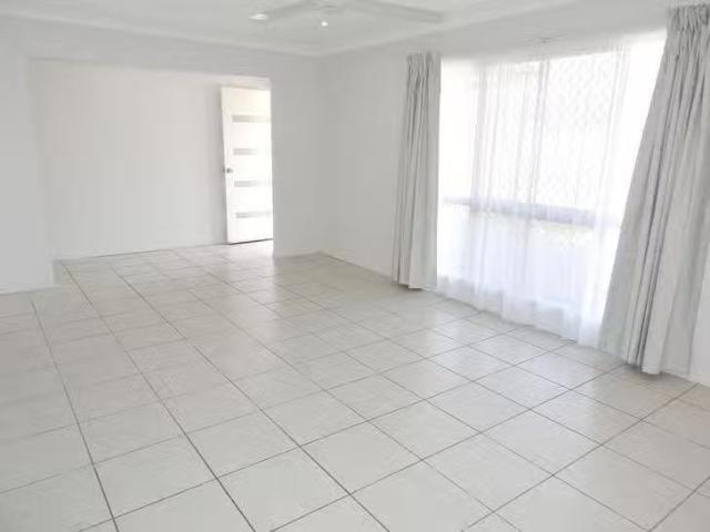 For Rent! 4 Nina Pocket, Bushland Beach, QLD 4818