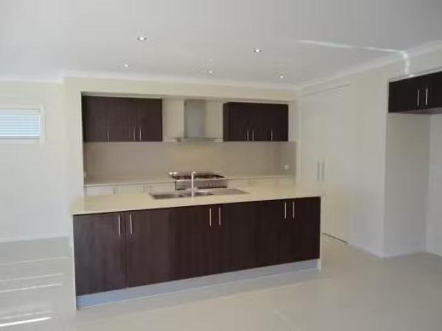 Rental! 4 North Shore Drive, Point Cook, VIC 3030