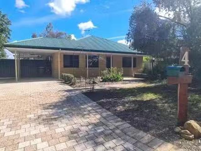 Rental! 4 Peet Road, Roleystone, WA 6111