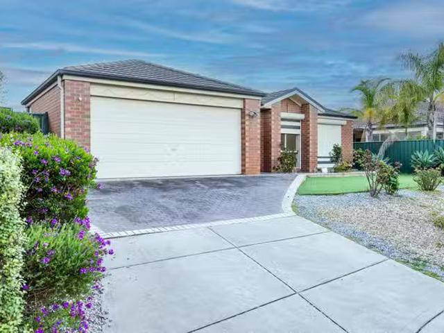 For Rent! 4 Riley Court, Burnside VIC 3023