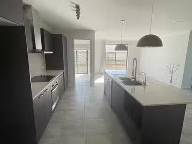 Cheap 4 Rosella Way, Deebing Heights, QLD 4306