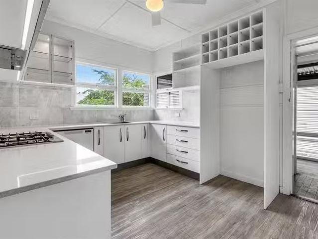Cozy 4 Salkeld Street, Tarragindi, QLD 4121