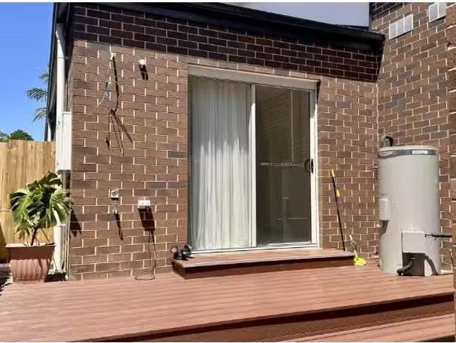 Just in! 4a Edgewater Drive, MORISSET PARK Apartment for rent.