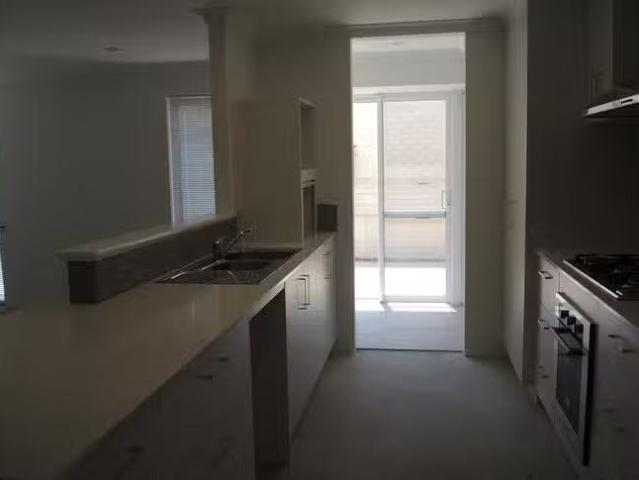 Deal! 4A/ Turon Street, Morley, WA 6062