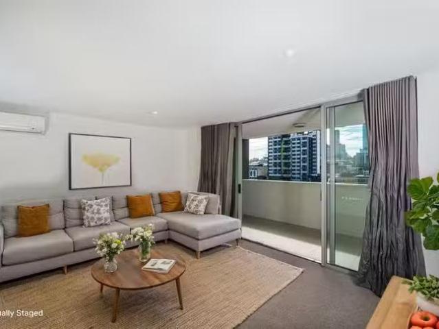 Just in! 501/18 Merivale Street, South Brisbane, QLD 4101
