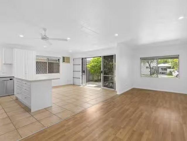 For Rent! 50 Nobby Parade, Miami, QLD 4220