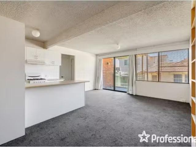 Deal! 5/110 George Street, Bathurst Apartment for rent Listed.