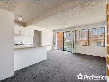 Charming 5/110 George Street, Bathurst Apartment for rent Lis.