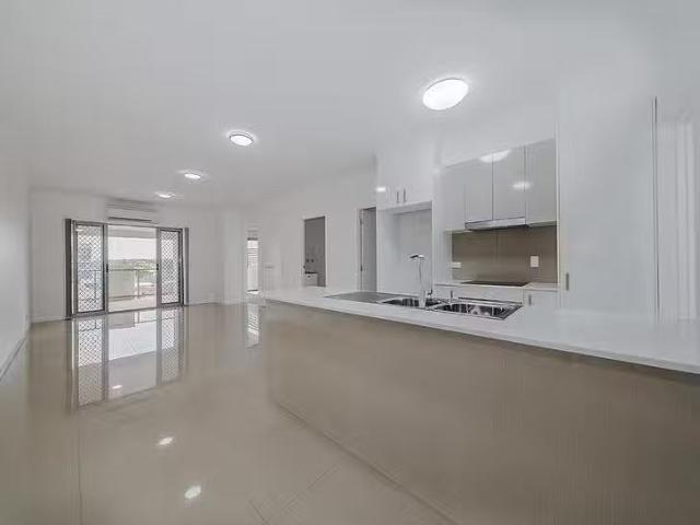 New 5/12 Drayton Terrace, Wynnum, QLD 4178