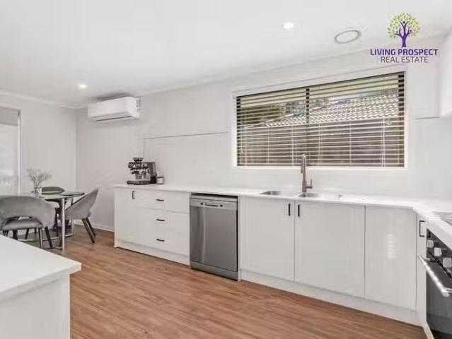 Deal! 51 Donald Street South, Altona Meadows, VIC 3028