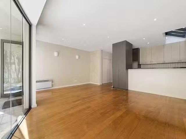 Cozy 51 Osborne Street, South Yarra, VIC 3141