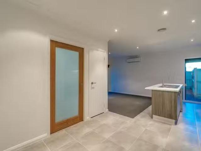 Deal! 51 Sissinghurst Street, Truganina, VIC 3029