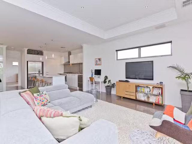 Cozy 51A Riseley Street, Ardross, WA 6153
