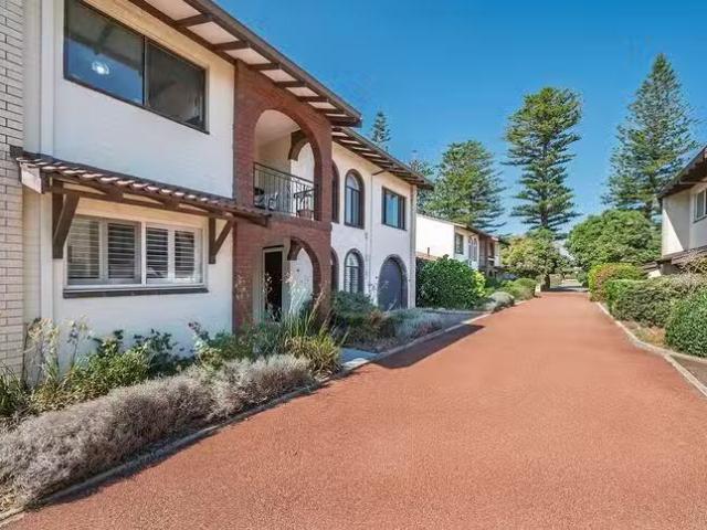 For Rent! 5/23 25 Elsie Street, Watermans Bay, WA 6020