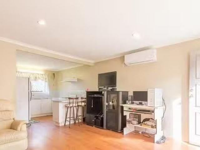 Cheap 5/2 Cognac Court, Kingston, QLD 4114
