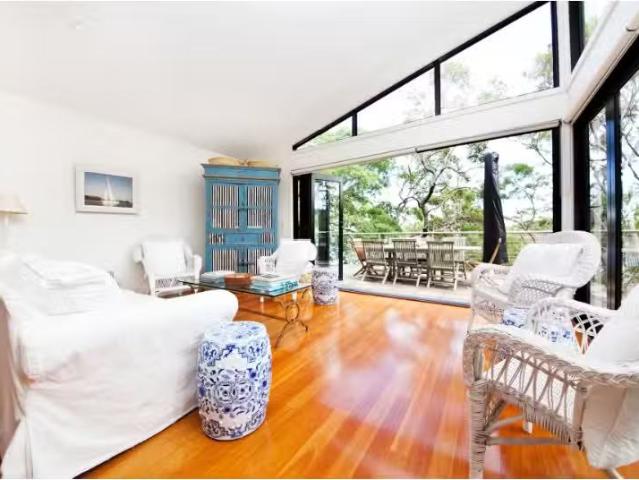 Charming 52 Bynya Road, Palm Beach House for rent Listed by G.