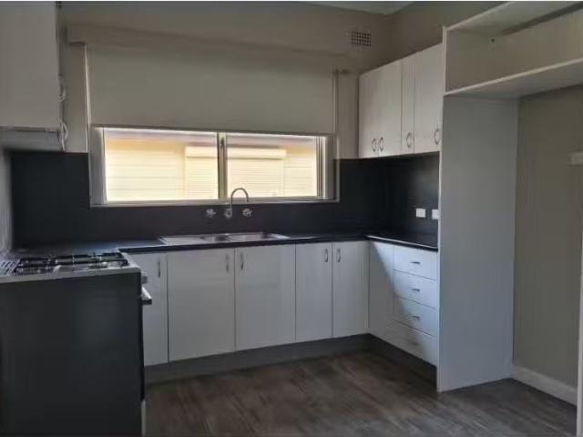 Cozy 52 Elizabeth Street, Goulburn House for rent Listed by M.