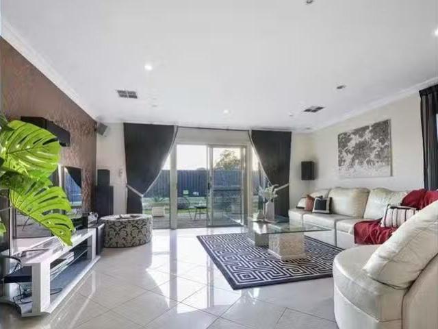 Just in! 52 Hallett Boulevard, Allenby Gardens, SA 5009