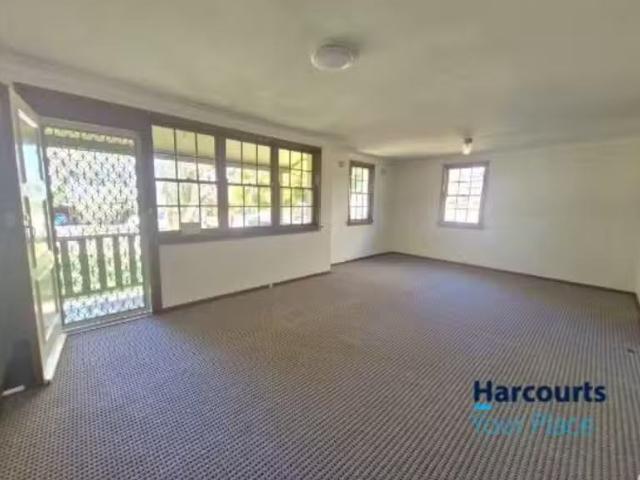 New 52 Marquesa Crescent, LETHBRIDGE PARK House for rent List.