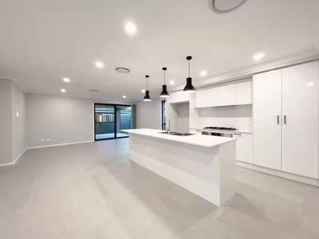 For Rent! 52 Melbourne Road, Wadalba, NSW 2259