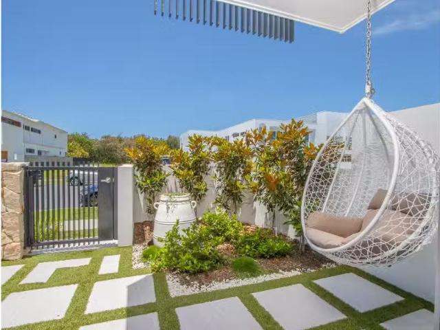 For Rent! 52a Cylinders Drive, KINGSCLIFF Apartment for rent.