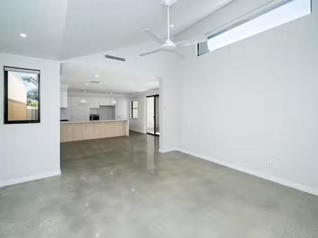 Cheap 52A Surrey Street, Dianella, WA 6059