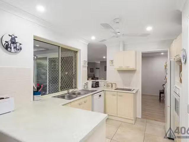 Nice 53 Parasol Street, Bellbowrie, QLD 4070