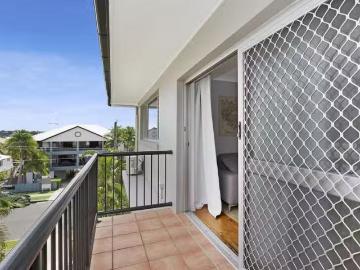 Nice 5/42 Rialto Street, Coorparoo, QLD 4151